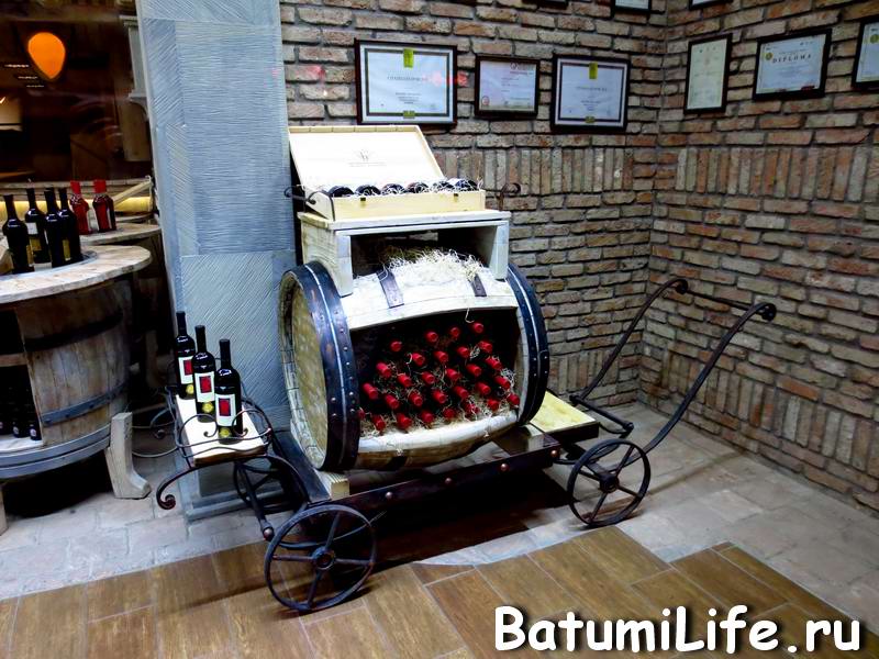 Магазин вина Winery Khareba в Батуми