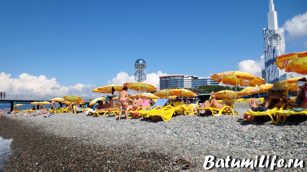 Пляж в Батуми. Фото
