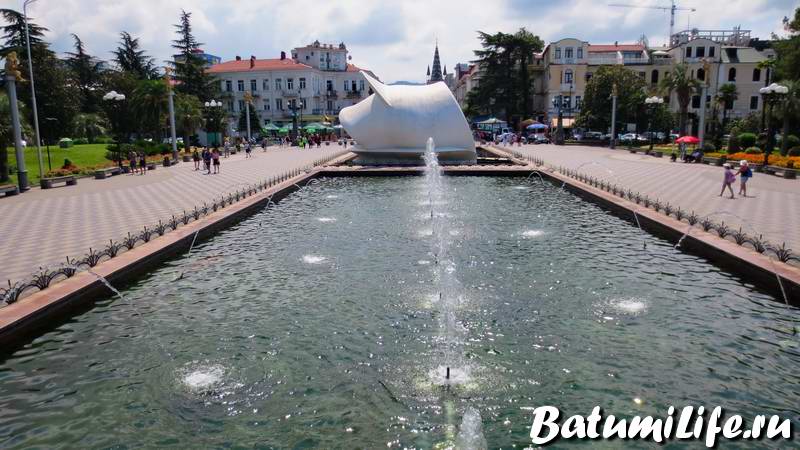 Исторический фонтан Батумского Бульвара